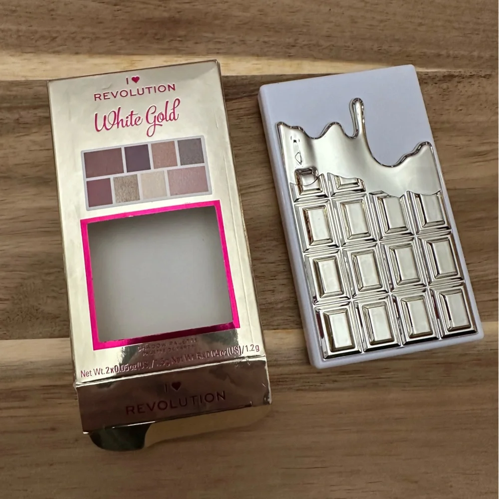 I Heart Revolution White Gold Mini Chocolate Eyeshadow Palette
